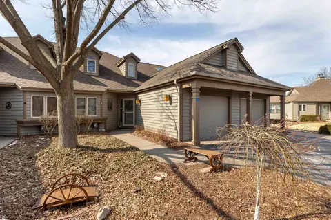 3 Rock Cove Ln, Galena, IL 61036