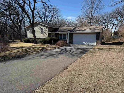 11392 Edgemere Ter, Roscoe, IL 61073 photo 2