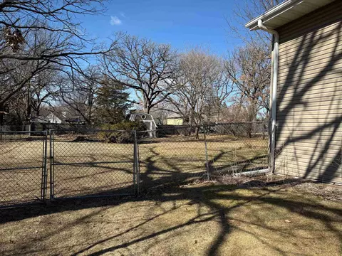 11392 Edgemere Ter, Roscoe, IL 61073 photo 3