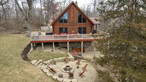 5 N A116 N Apple Canyon Rd, Apple River, IL 61001