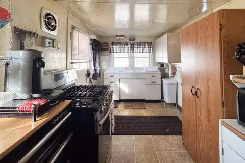 230 Reed St, Pecatonica, IL 61063 photo 3