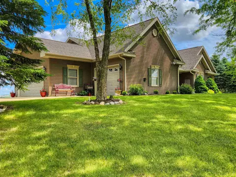 Exterior - 28-80 Highland Ct, Lanark, IL 61046 photo 8 of 11