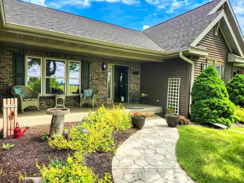 Exterior - 28-80 Highland Ct, Lanark, IL 61046 photo 2 of 11