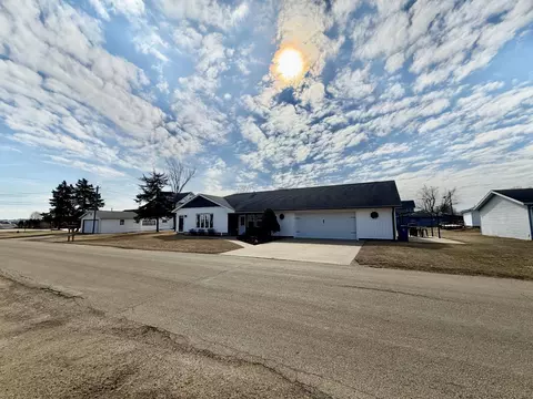 Exterior - 803 North St, Thomson, IL 61285 photo 6 of 10