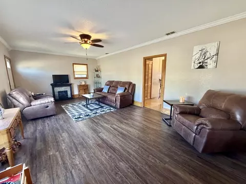 Living - 803 North St, Thomson, IL 61285 photo 4 of 4