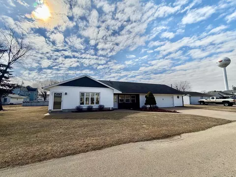 Exterior - 803 North St, Thomson, IL 61285 photo 9 of 10