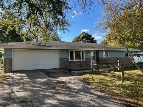 2721 Cascade Dr, Rockford, IL 61109