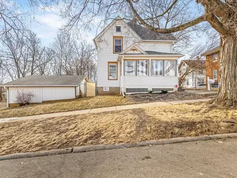 2118 Elm St, Rockford, IL 61102