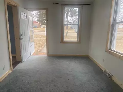 215 W 5th St, Spring Valley, IL 61362 photo 2