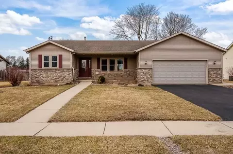 212 Royal Ave, Belvidere, IL 61008