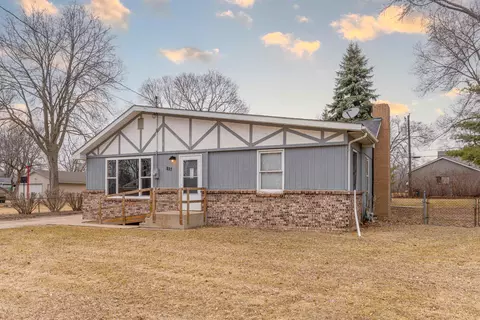 832 Taft Rd, Rockford, IL 61109