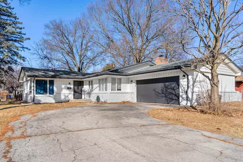 918 Mayfair Pl, Rockford, IL 61107