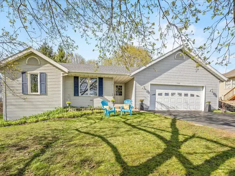 1101 Drexel Rd, Lake Summerset, IL 61019
