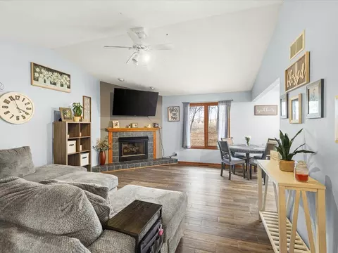 Living - 1101 Drexel Rd, Lake Summerset, IL 61019 photo 1 of 8