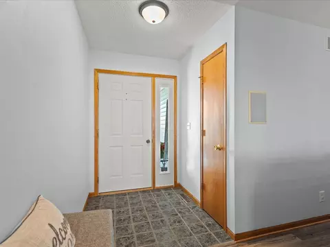 Entry Way - 1101 Drexel Rd, Lake Summerset, IL 61019 photo 2 of 2