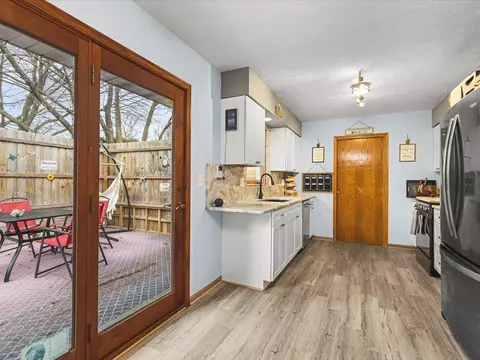 Kitchen - 1101 Drexel Rd, Lake Summerset, IL 61019 photo 7 of 7