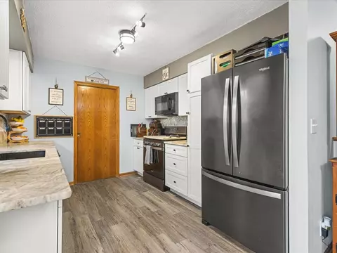 Kitchen - 1101 Drexel Rd, Lake Summerset, IL 61019 photo 2 of 7