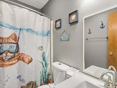 Bath - 1101 Drexel Rd, Lake Summerset, IL 61019 photo 1 of 5