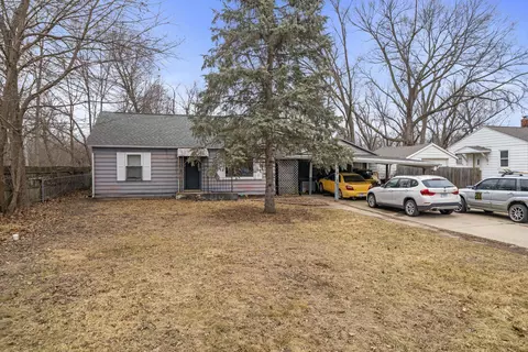 1884 Will James Rd, Rockford, IL 61109