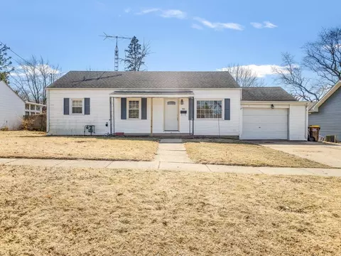 923 Grover St, Belvidere, IL 61008