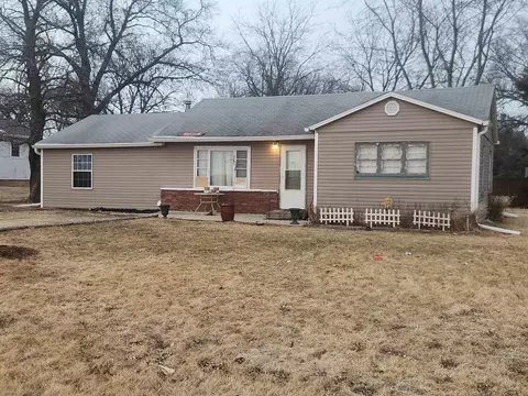 1125 Il Rte 75 N, Freeport, IL 61032