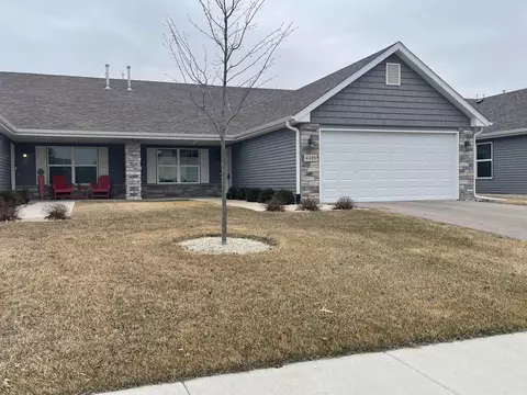 4489 Squaw Valley Dr, Loves Park, IL 61111