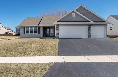 4927 Vail Dr, Caledonia, IL 61011