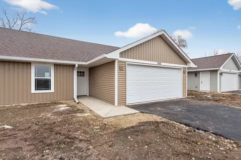 305 W South St, Durand, IL 61024