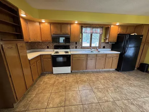 503 N Main St, Chadwick, IL 61014 photo 10