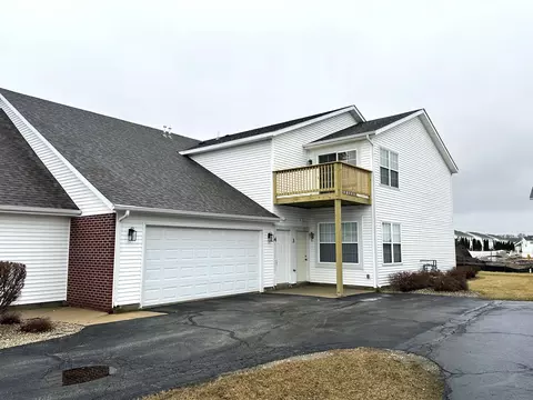 410 Pine White Rd, Roscoe, IL 61073