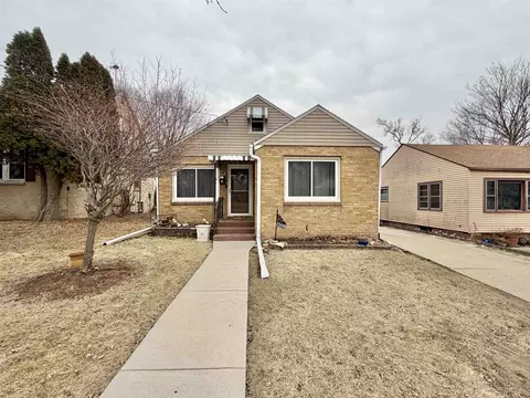 1506 Victoria Ave, Rockford, IL 61102