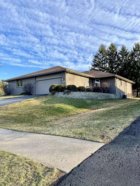 1344 S Trainer Rd, Rockford, IL 61108