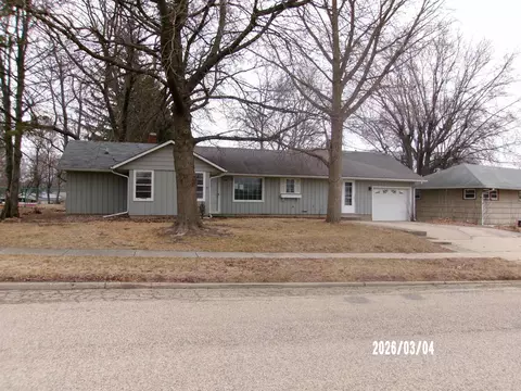 321 Meltzer St, Walnut, IL 61376