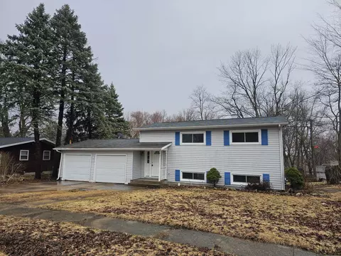 808 Crest View Trl, Byron, IL 61010