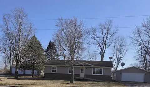 4696 Palmerstone Rd, Rockford, IL 61102