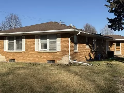 2430 8th St, Peru, IL 61354 photo 3
