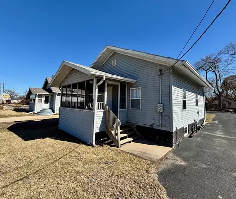 2930 11th St, Rockford, IL 61109