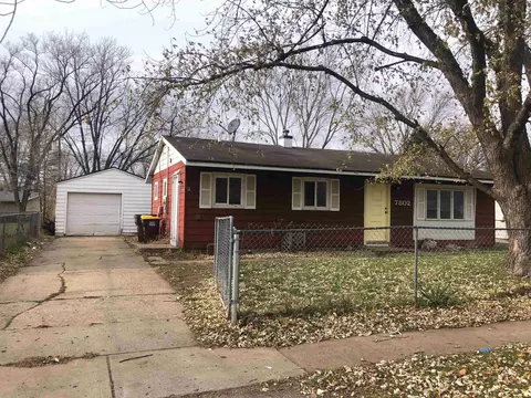 7802 Scott Ln, Machesney Park, IL 61115