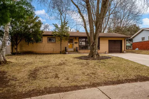 1420 Notre Dame Rd, Rockford, IL 61103