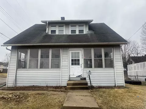 1478 S High Ave, Freeport, IL 61032
