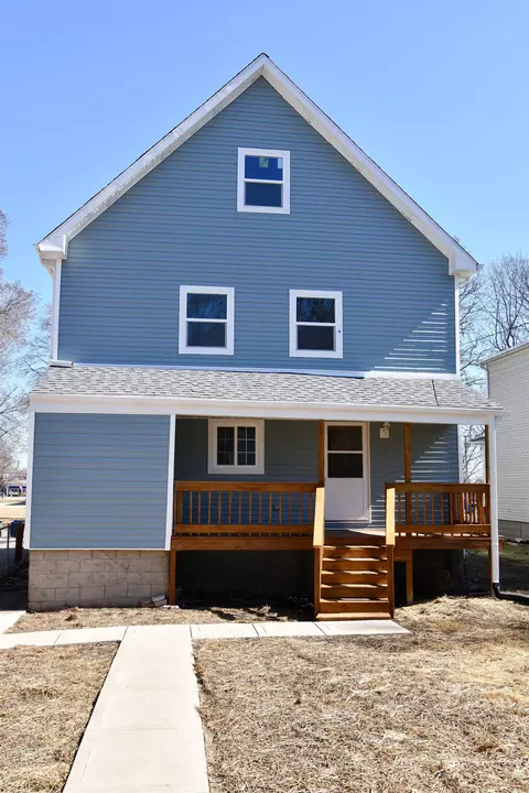 2808 Elisha Ave, Zion, IL 60099