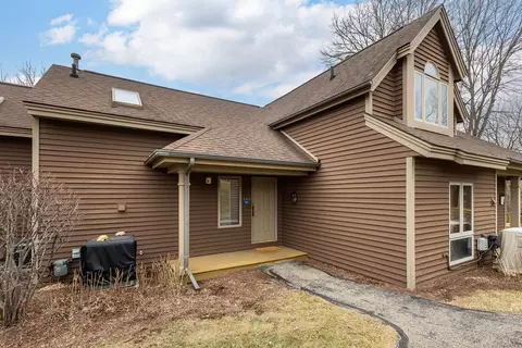 123 Walnut Hill Dr, Galena, IL 61036