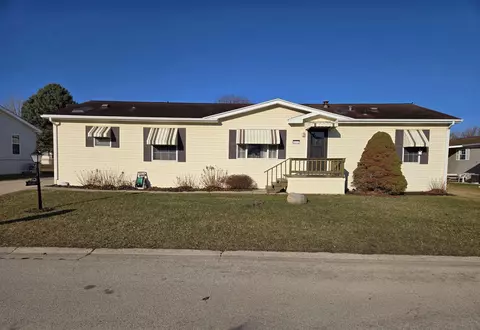 8686 Dutch Elm Ct, Roscoe, IL 61073