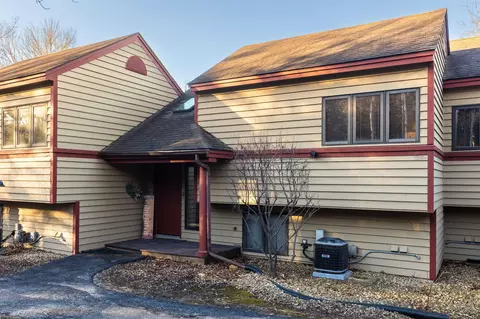 42 Spring Creek Ln, Galena, IL 61036