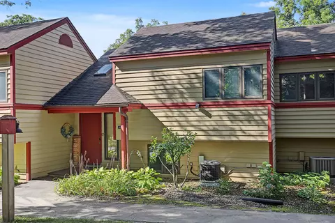 42 Spring Creek Ln, Galena, IL 61036