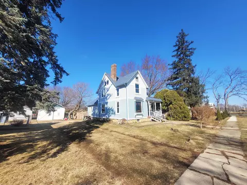 406 S Garfield St, Leaf River, IL 61047 photo 2