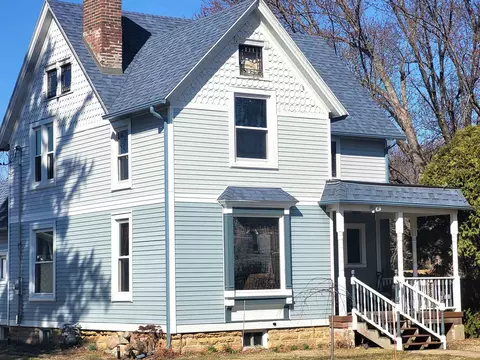 406 S Garfield St, Leaf River, IL 61047 photo 4