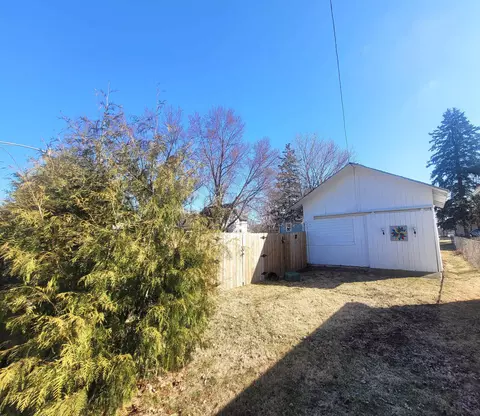 406 S Garfield St, Leaf River, IL 61047 photo 10