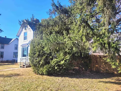 406 S Garfield St, Leaf River, IL 61047 photo 6