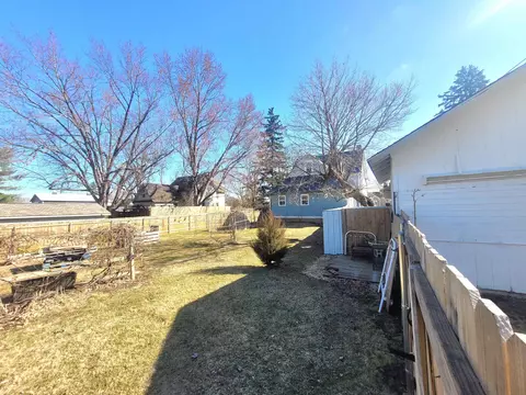 406 S Garfield St, Leaf River, IL 61047 photo 11